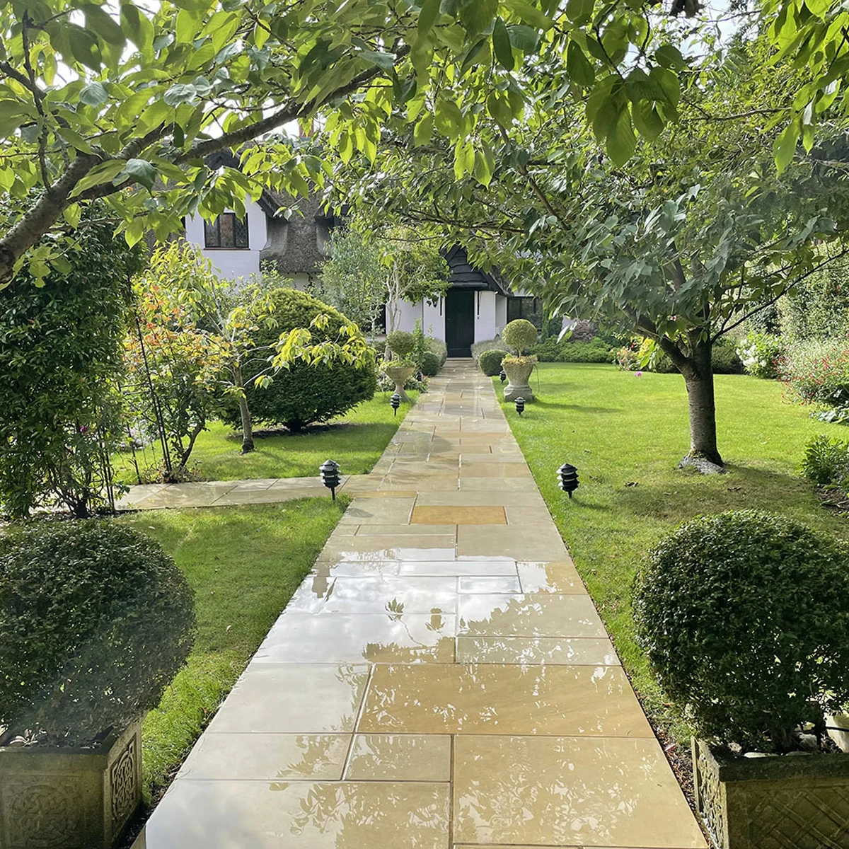 Sawn Mint Indian Sandstone Paving Slabs - Patio Kit - 20mm